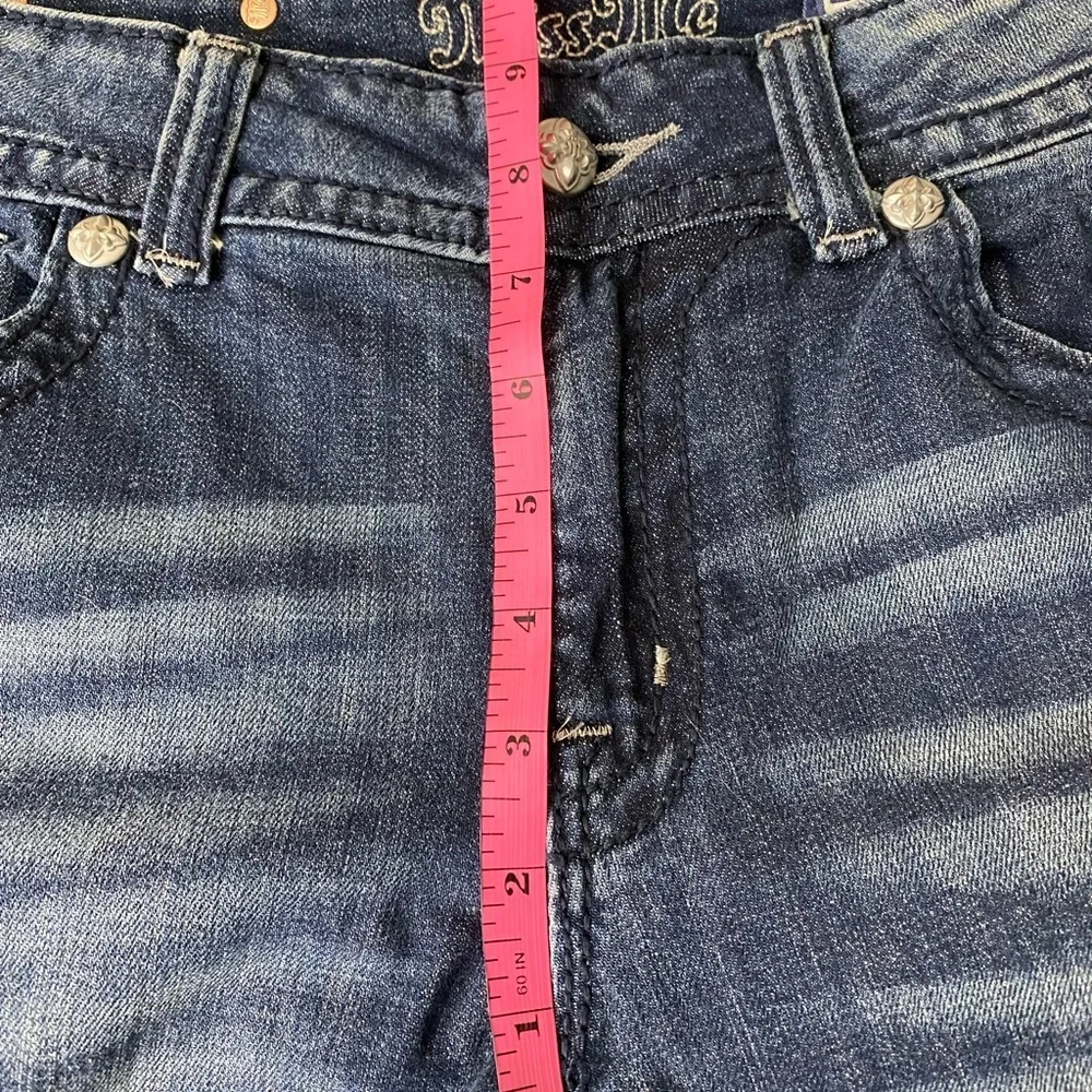 Miss Me boyfriend jeans capris size 28. X-10
